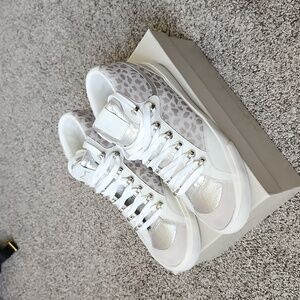BNIB Marc Fisher Distressed Sneakers size 9